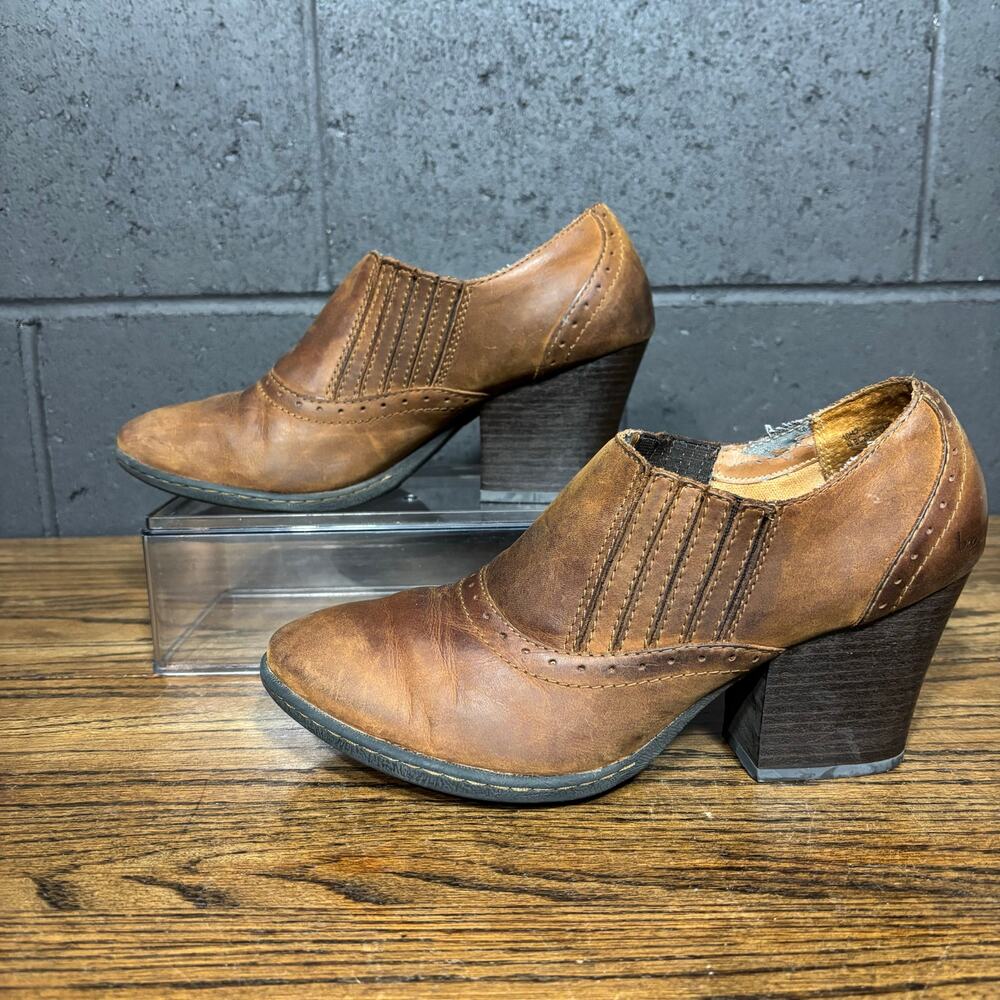 Born Brown Leather Heeled Western Boots Ankle Booties Women’s 10 Slip On